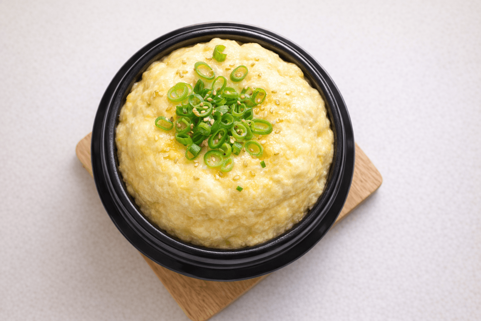 부풀어오른 폭탄계란찜 뚝배기