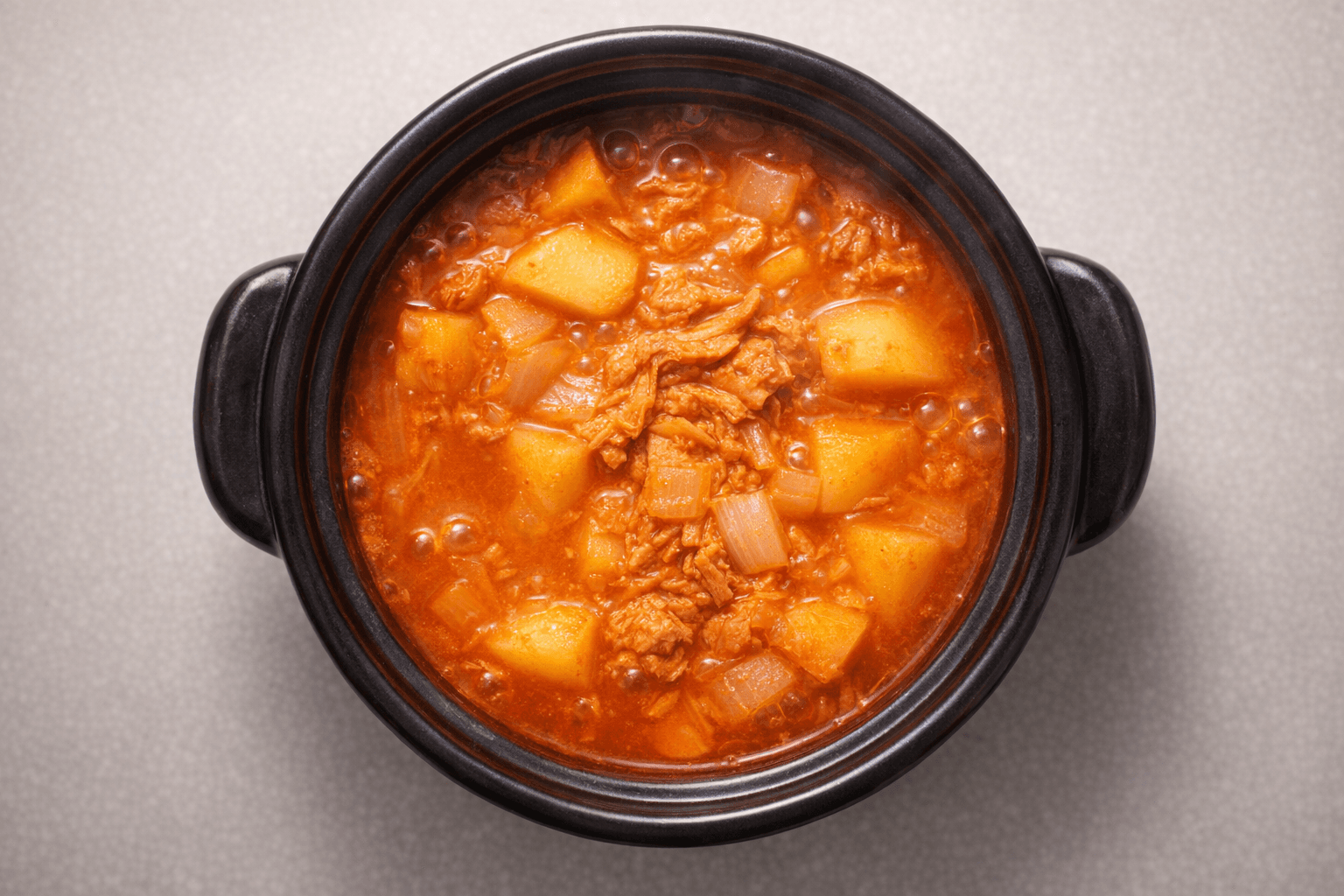 저녁 반찬 고민 끝! 10분 컷 밥도둑 '참치감자조림' 황금 레시피