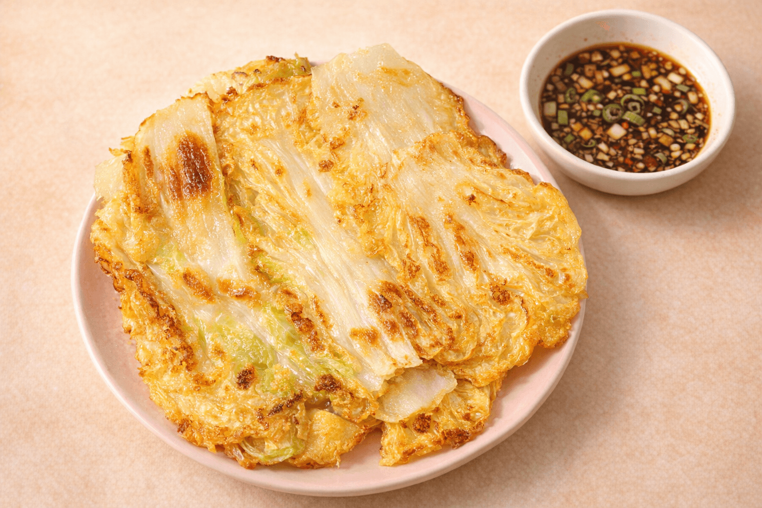 바삭한 배추전과 간장 양념장