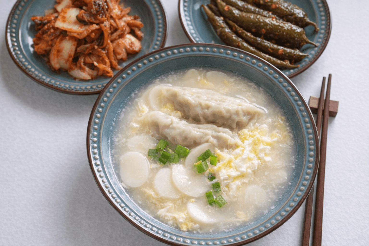 15분 완성! 워킹맘과 혼밥러를 구원할 초간단 영양만점 사골 떡만두국 황금레시피