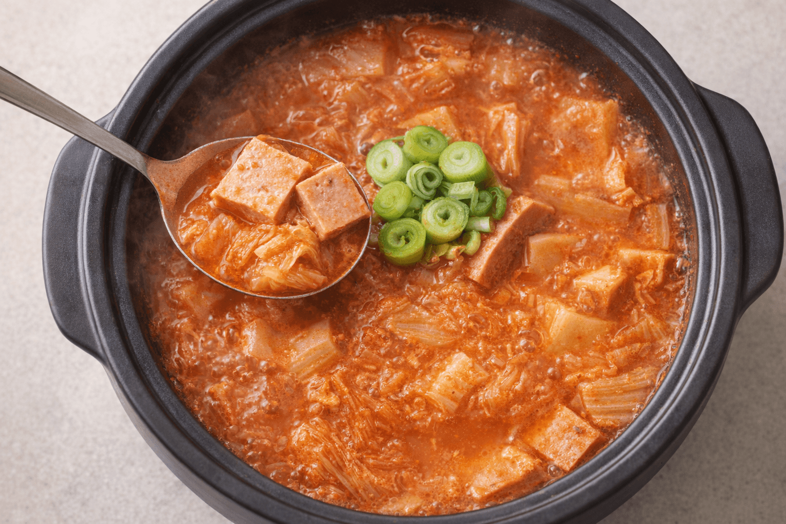 스팸 김치찌개 일러스트