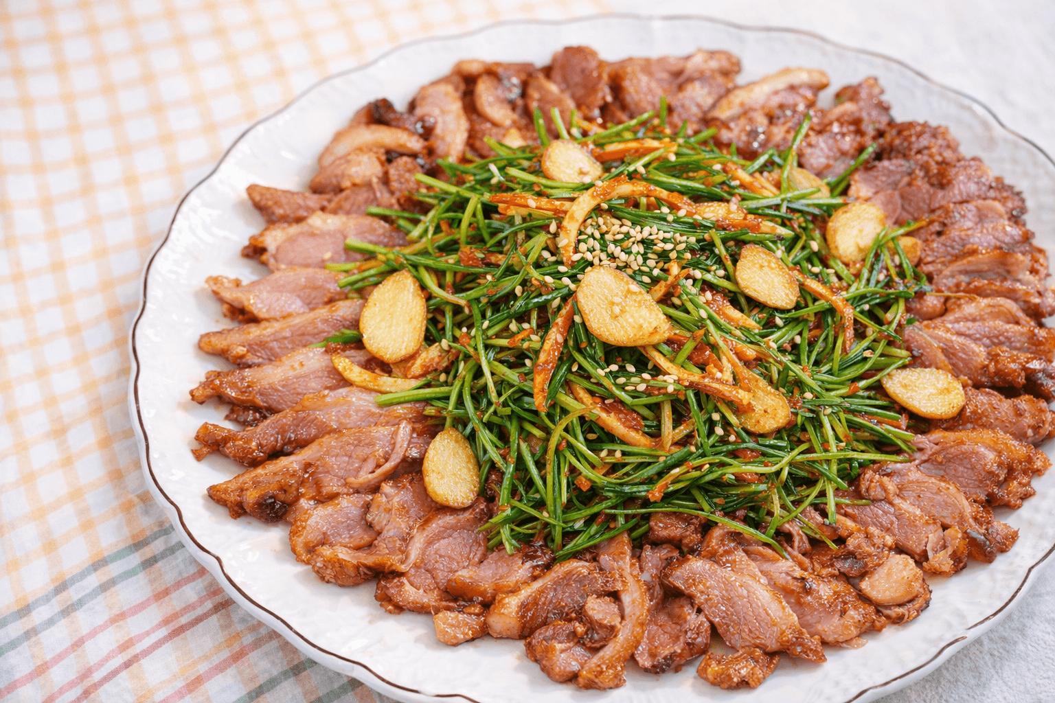 훈제오리 부추무침