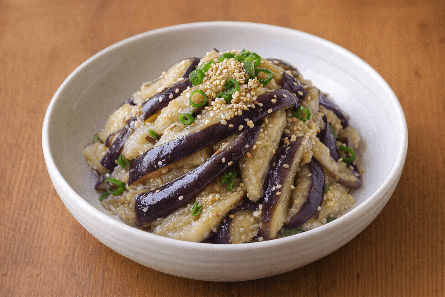 물캉한 식감은 가라! 편식하는 아이도 밥 두 공기 뚝딱 비우는 '마약 가지나물 무침' 황금 레시피