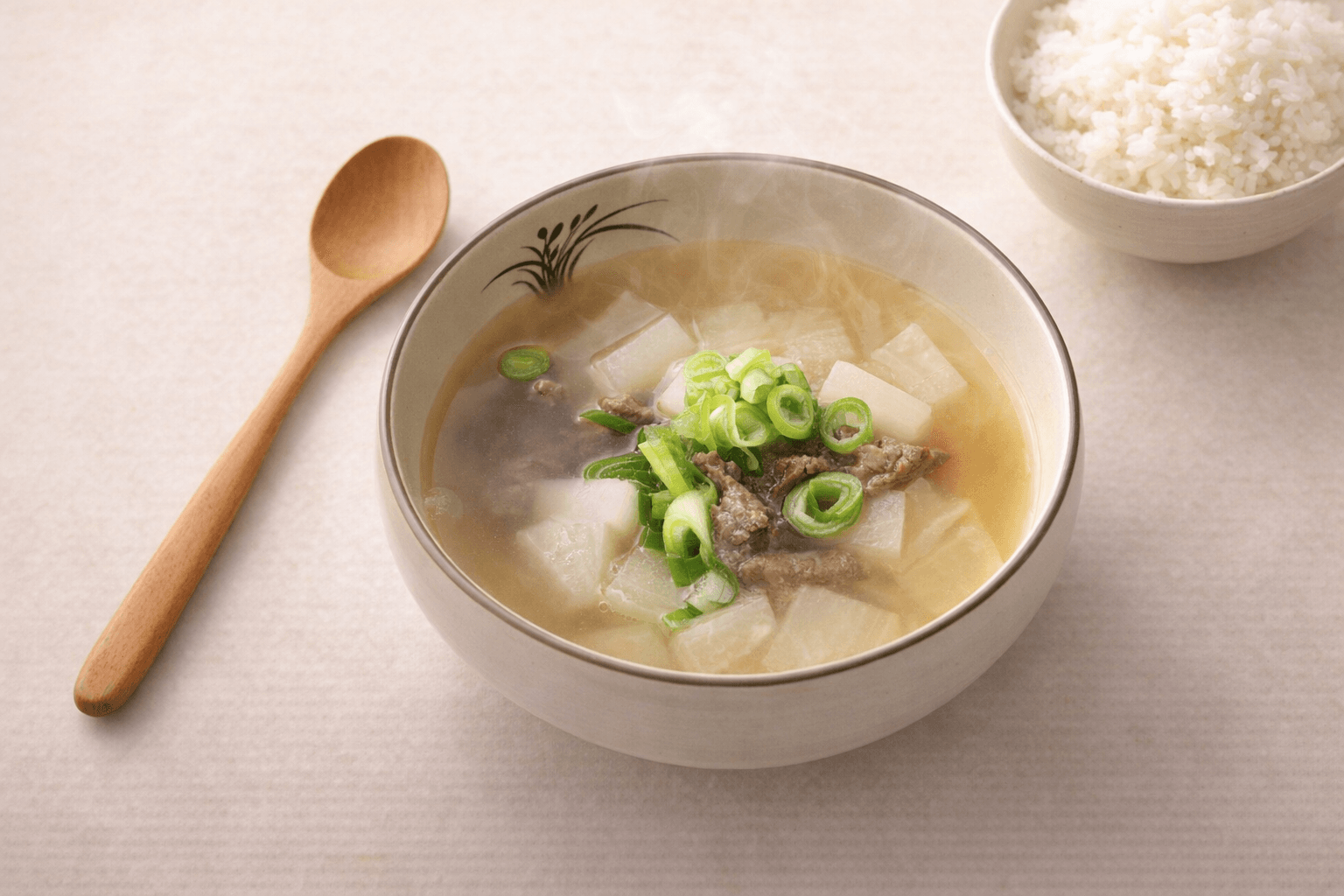 아침 굶지 마세요! 10분 만에 끝내는 진한 국물 맛집 '소고기무국' 황금 레시피 (절대 실패 없는 비법 공개)