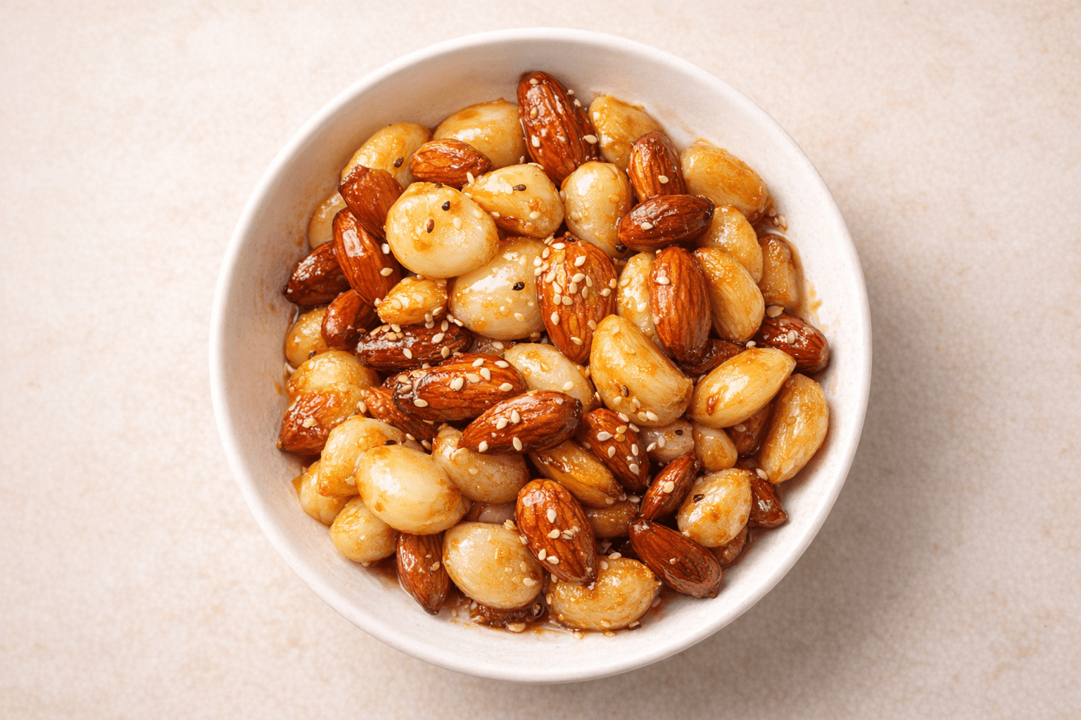 단짠단짠 밥도둑! 마늘 안 먹던 편식쟁이도 싹싹 긁어먹는 기적의 통마늘 아몬드 간장조림 황금 레시피