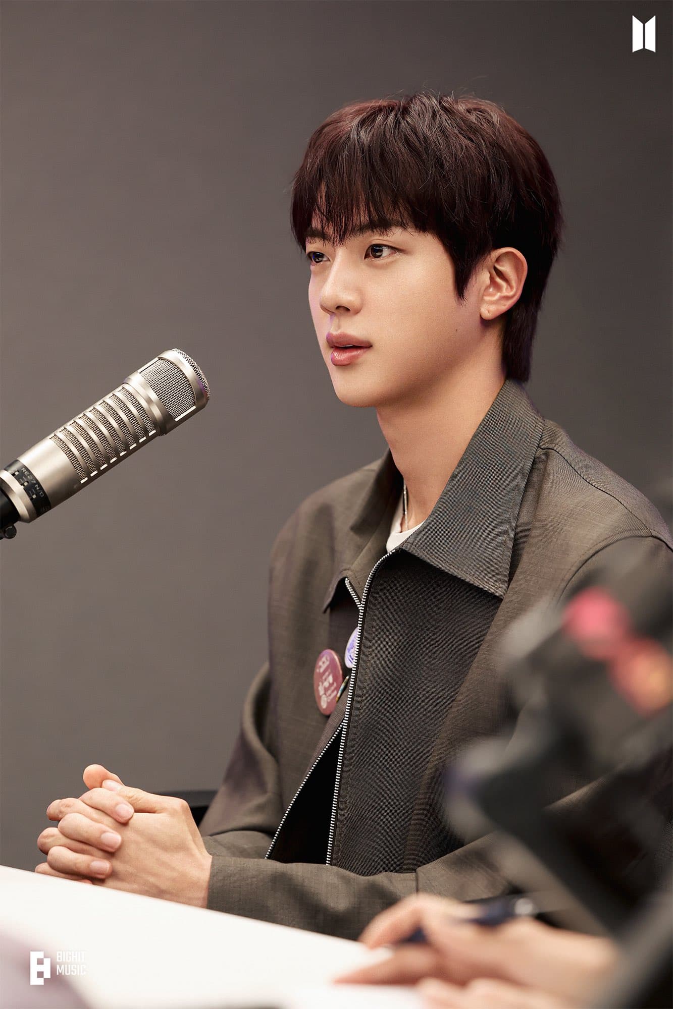김석진 헤어스타일링 항상 아쉽지 않아?