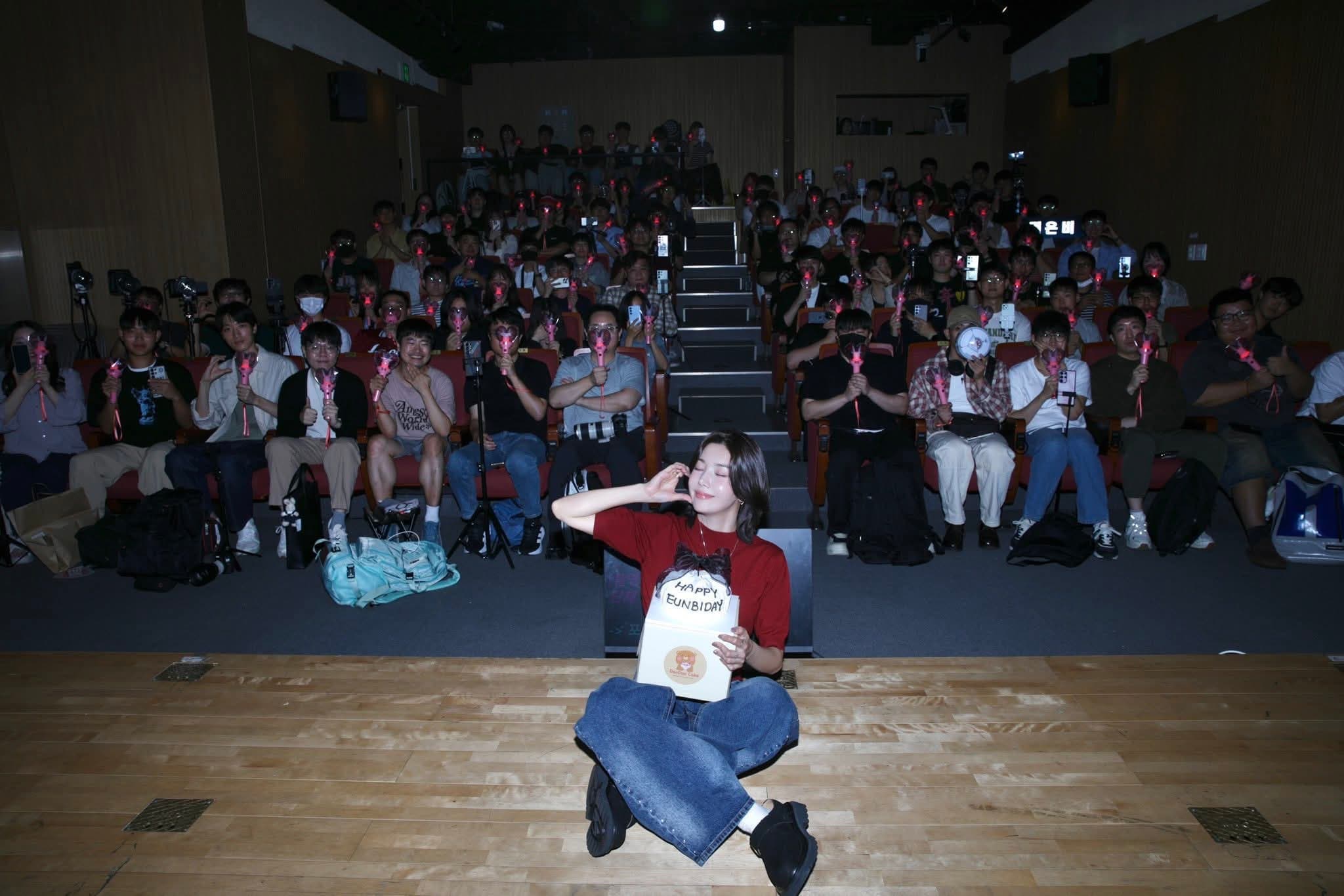 빛삭된 권은비 팬미팅 사진