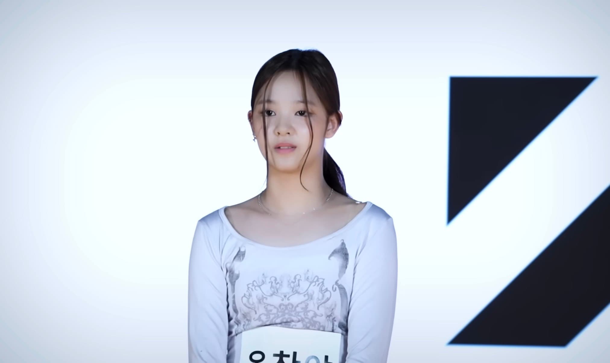 yg 차기 여돌 4명중 3명 공개됨