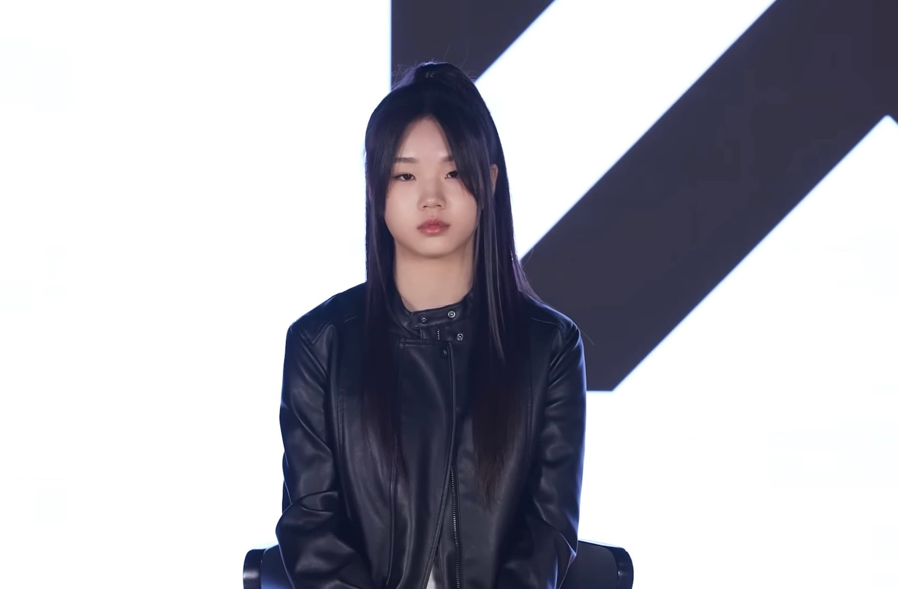 yg 차기 여돌 4명중 3명 공개됨