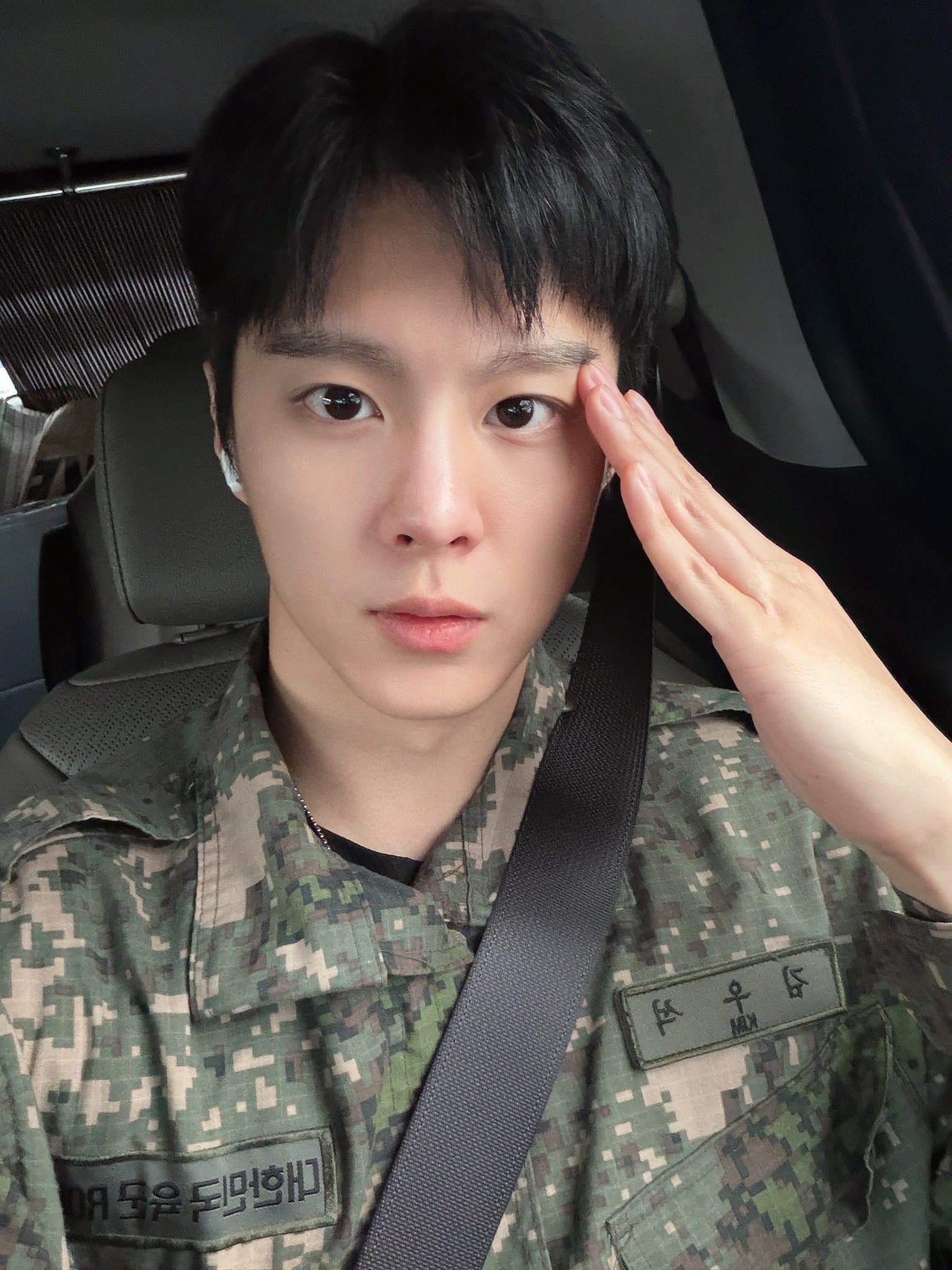 김우석 전역 후 얼굴폼 봐