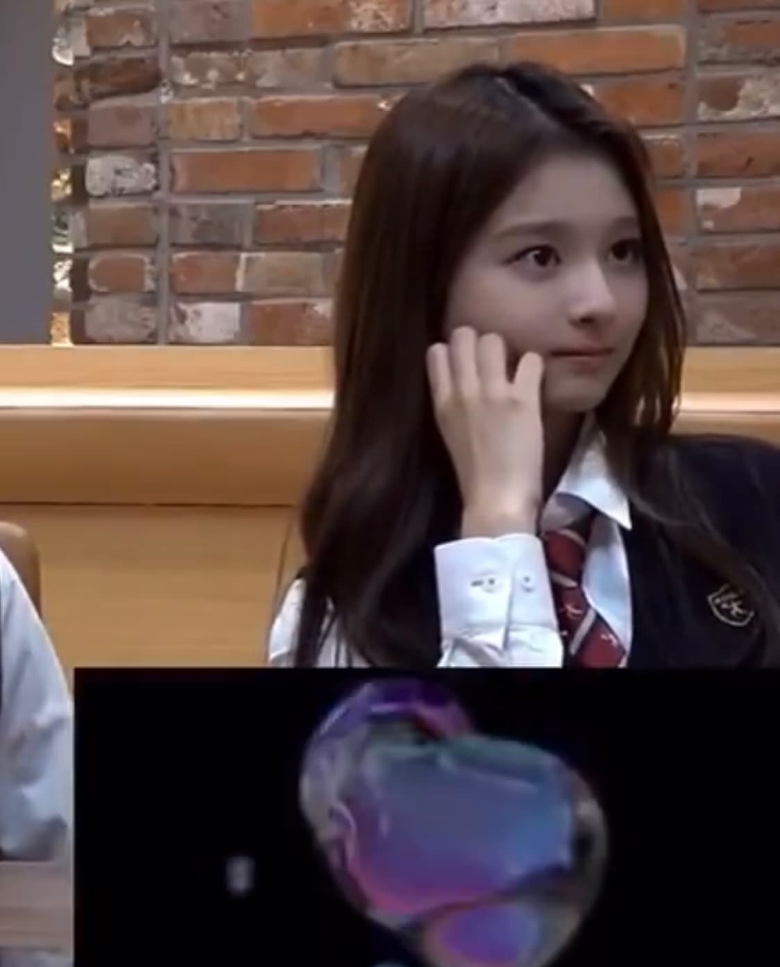 데뷔 전 교복 설윤 봐봐ㅠㅠ