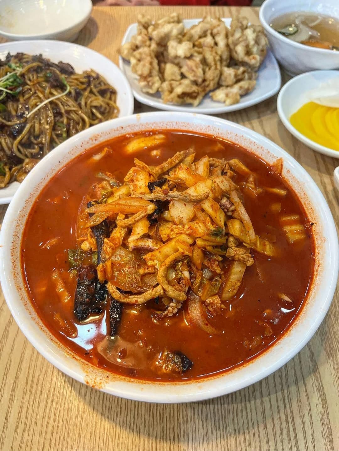 잠깐만 다들 들어와봐
